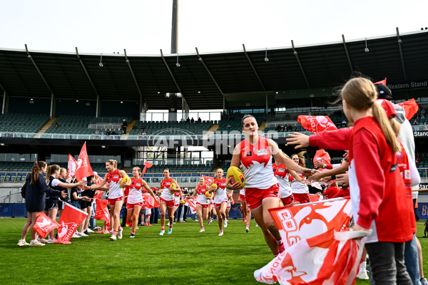 AFLW 2025 Round 08 - North Melbourne v Sydney - A-63358100