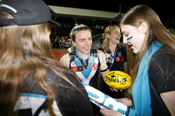 AFLW 2025 Round 08 - Port Adelaide v Western Bulldogs - A-63358102