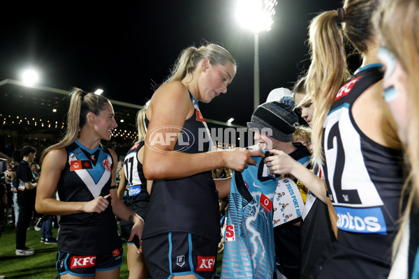 AFLW 2025 Round 08 - Port Adelaide v Western Bulldogs - A-63360743