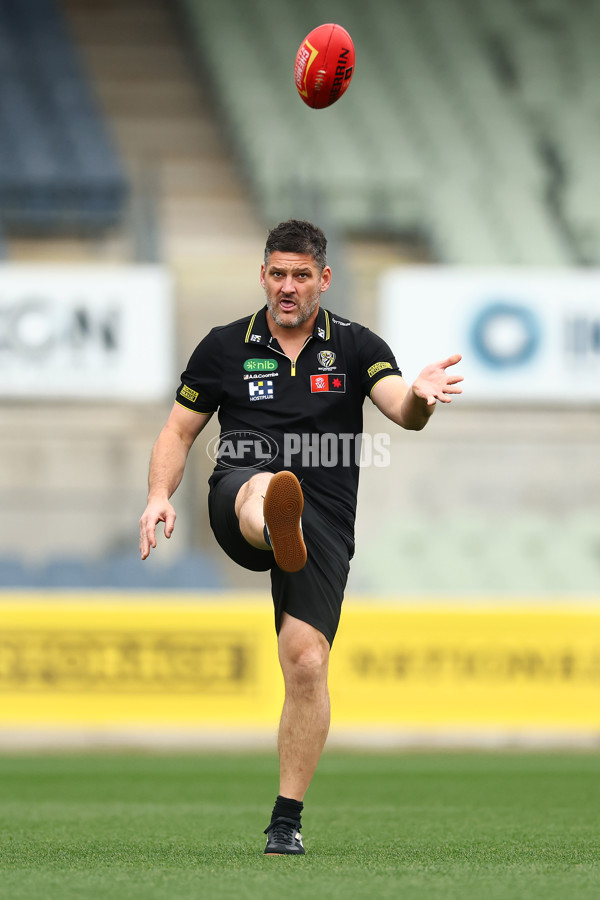 AFLW 2025 Round 08 - Richmond v Adelaide - A-63360872