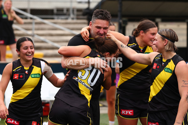 AFLW 2025 Round 08 - Richmond v Adelaide - A-63369736