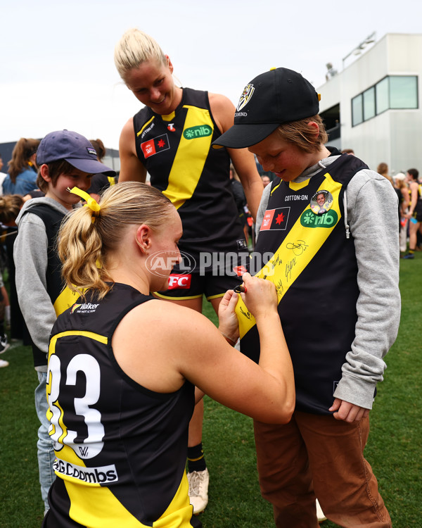 AFLW 2025 Round 08 - Richmond v Adelaide - A-63369747