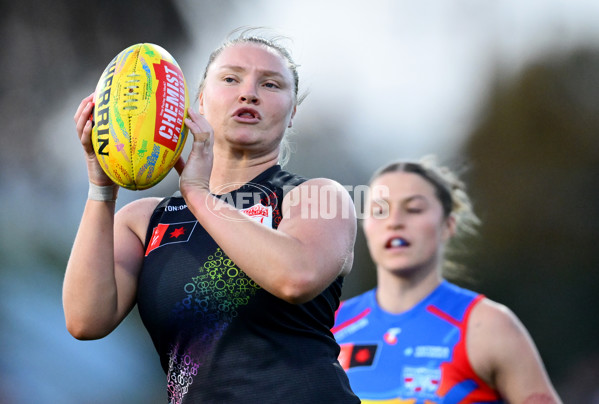 AFLW 2025 Round 09 - Western Bulldogs v Essendon - A-63692631