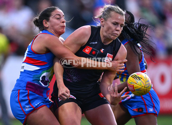 AFLW 2025 Round 09 - Western Bulldogs v Essendon - A-63692644