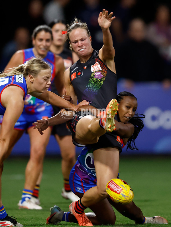 AFLW 2025 Round 09 - Western Bulldogs v Essendon - A-63694481