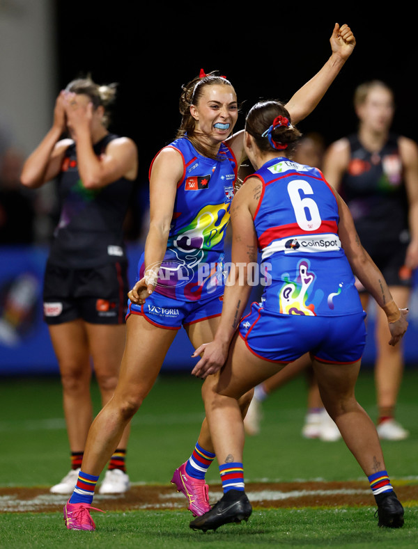 AFLW 2025 Round 09 - Western Bulldogs v Essendon - A-63698029
