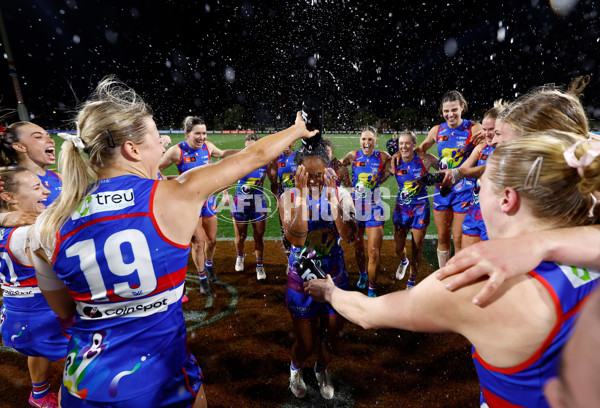 AFLW 2025 Round 09 - Western Bulldogs v Essendon - A-63698048