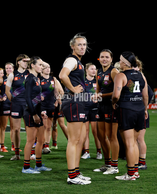 AFLW 2025 Round 09 - Western Bulldogs v Essendon - A-63698060