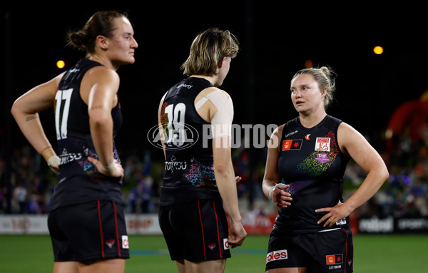 AFLW 2025 Round 09 - Western Bulldogs v Essendon - A-63698063