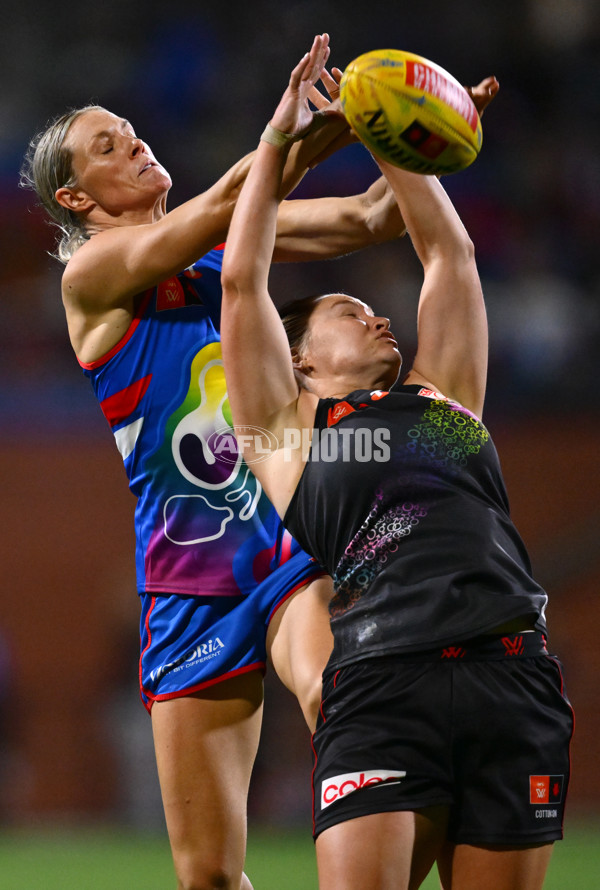 AFLW 2025 Round 09 - Western Bulldogs v Essendon - A-63699602