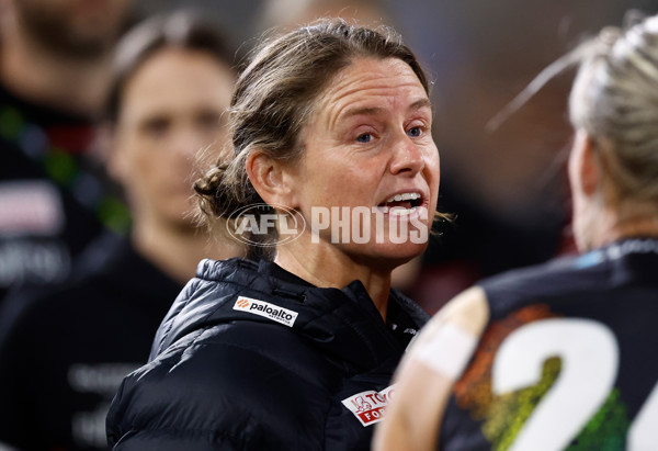 AFLW 2025 Round 09 - Western Bulldogs v Essendon - A-63699604