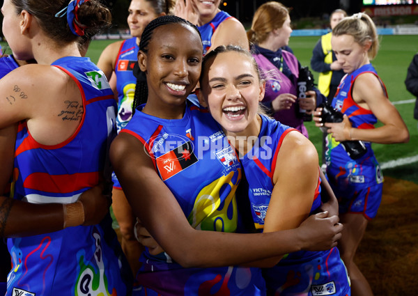 AFLW 2025 Round 09 - Western Bulldogs v Essendon - A-63699656