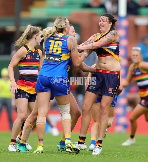 AFLW 2025 Round 09 - Adelaide v West Coast - A-63840729
