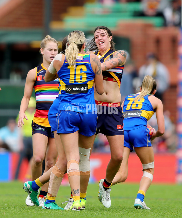 AFLW 2025 Round 09 - Adelaide v West Coast - A-63840732
