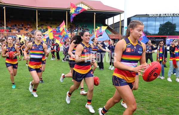 AFLW 2025 Round 09 - Adelaide v West Coast - A-63855330