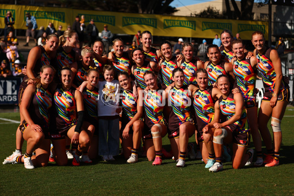 AFLW 2025 Round 09 - Hawthorn v Gold Coast - A-63866091