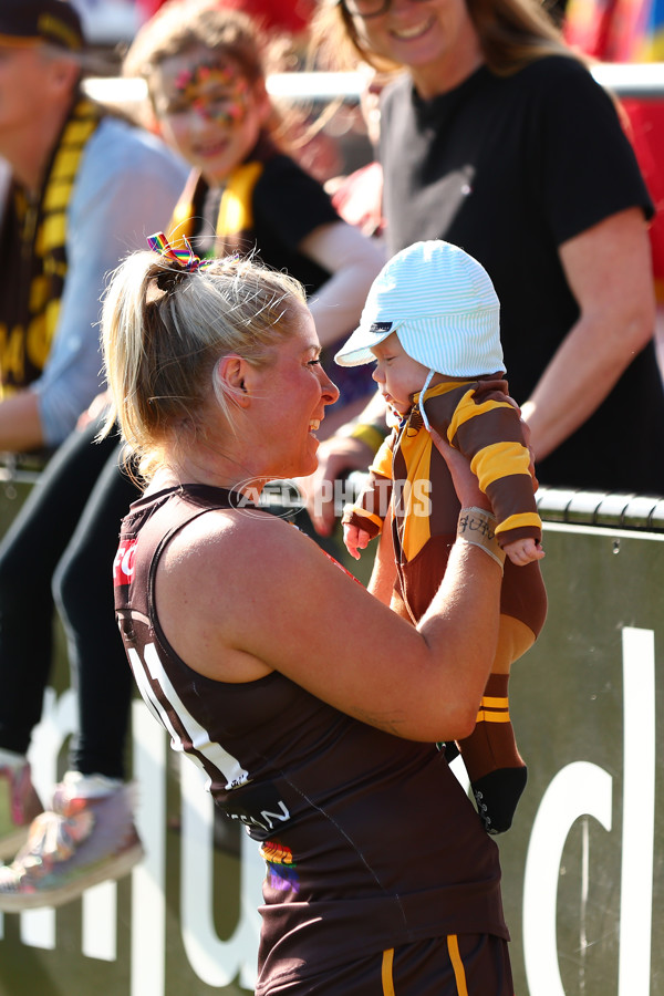 AFLW 2025 Round 09 - Hawthorn v Gold Coast - A-63866293