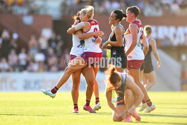 AFLW 2025 Round 09 - Brisbane v Port Adelaide - A-63870566