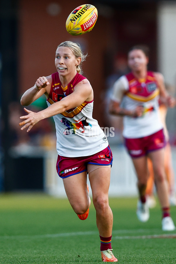 AFLW 2025 Round 09 - Brisbane v Port Adelaide - A-63874177