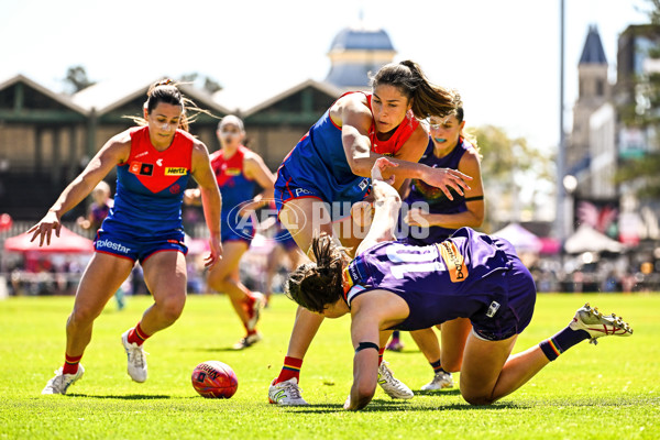 AFLW 2025 Round 09 - Fremantle v Melbourne - A-63891357