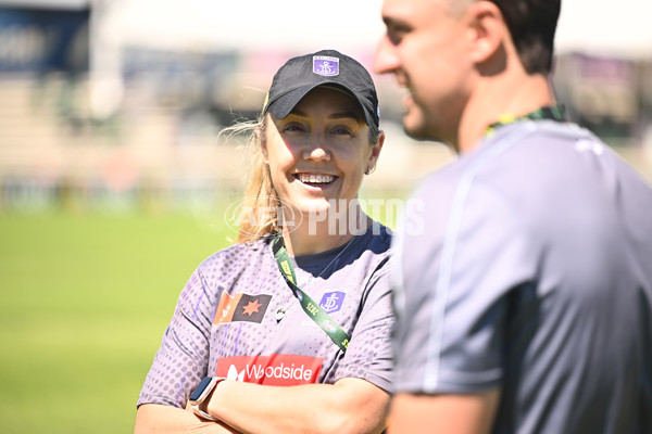 AFLW 2025 Round 09 - Fremantle v Melbourne - A-63891811