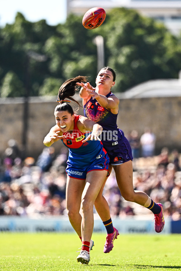 AFLW 2025 Round 09 - Fremantle v Melbourne - A-63894091