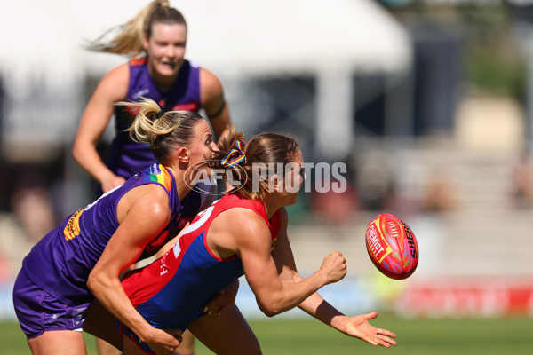 AFLW 2025 Round 09 - Fremantle v Melbourne - A-63896036