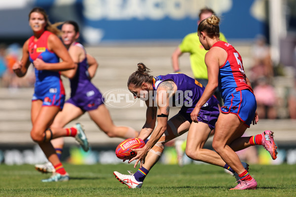 AFLW 2025 Round 09 - Fremantle v Melbourne - A-63896037