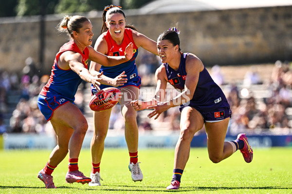 AFLW 2025 Round 09 - Fremantle v Melbourne - A-63896051