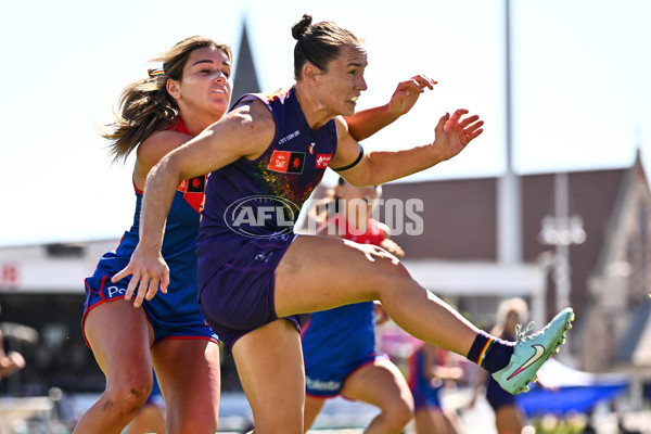 AFLW 2025 Round 09 - Fremantle v Melbourne - A-63896054