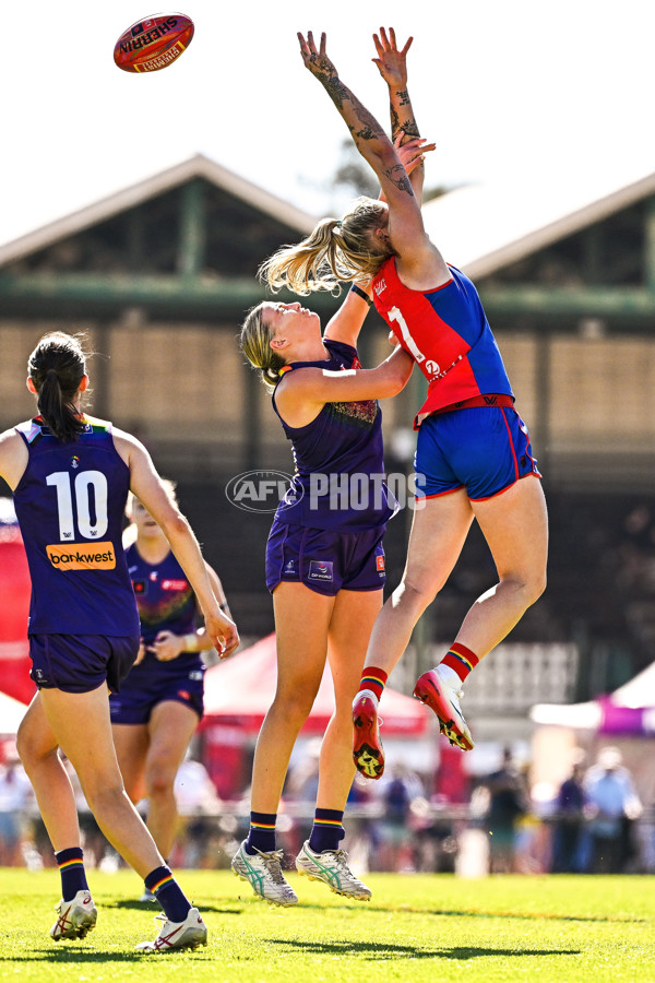 AFLW 2025 Round 09 - Fremantle v Melbourne - A-63897253