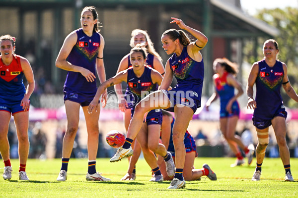 AFLW 2025 Round 09 - Fremantle v Melbourne - A-63898705