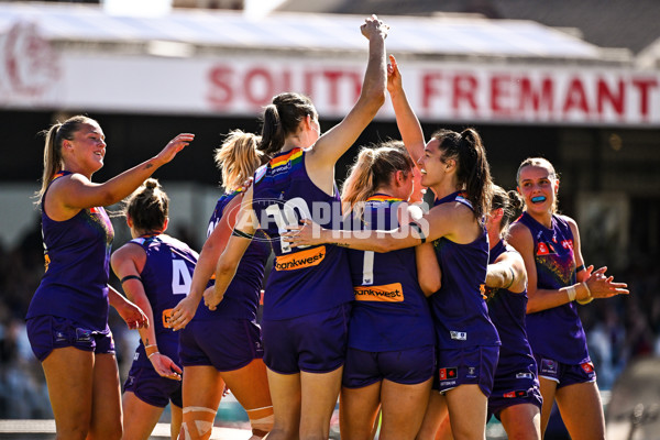 AFLW 2025 Round 09 - Fremantle v Melbourne - A-63898706