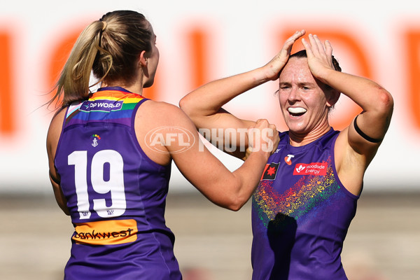 AFLW 2025 Round 09 - Fremantle v Melbourne - A-63900081