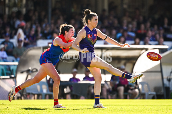 AFLW 2025 Round 09 - Fremantle v Melbourne - A-63900157