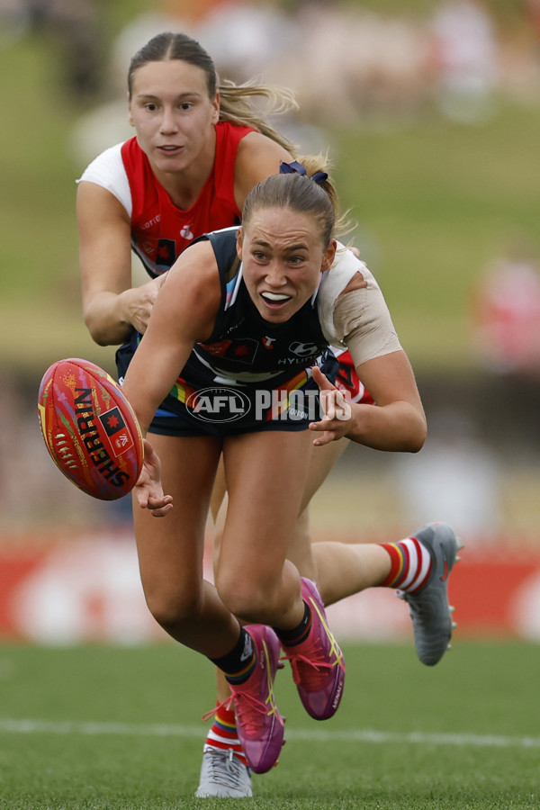 AFLW 2025 Round 09 - Sydney v Carlton - A-63901511