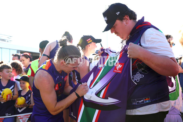 AFLW 2025 Round 09 - Fremantle v Melbourne - A-63901561
