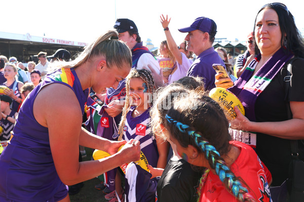 AFLW 2025 Round 09 - Fremantle v Melbourne - A-63902943