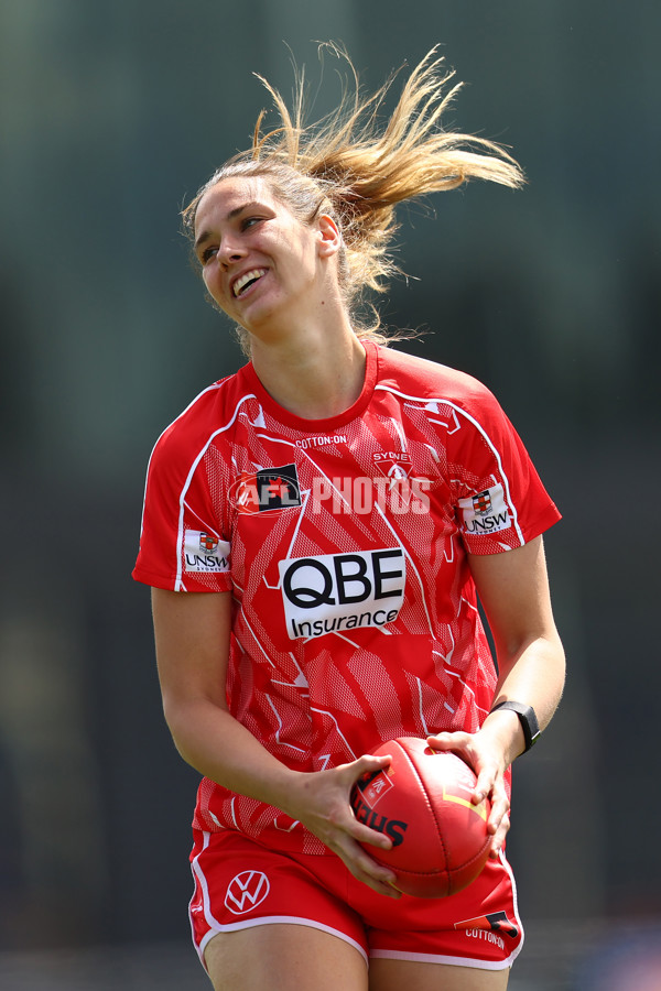 AFLW 2025 Round 10 - Melbourne v Sydney - A-64015212