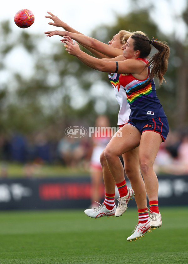 AFLW 2025 Round 10 - Melbourne v Sydney - A-64017768