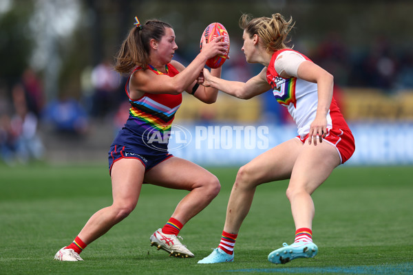 AFLW 2025 Round 10 - Melbourne v Sydney - A-64020501