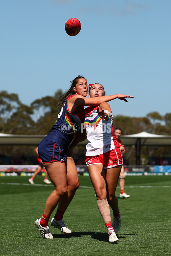 AFLW 2025 Round 10 - Melbourne v Sydney - A-64021449