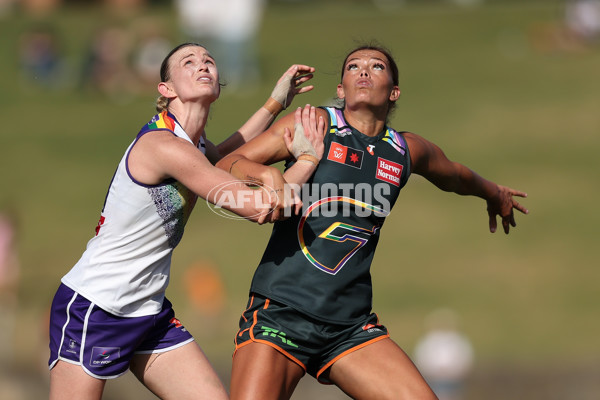 AFLW 2025 Round 10 - GWS v Fremantle - A-64026320