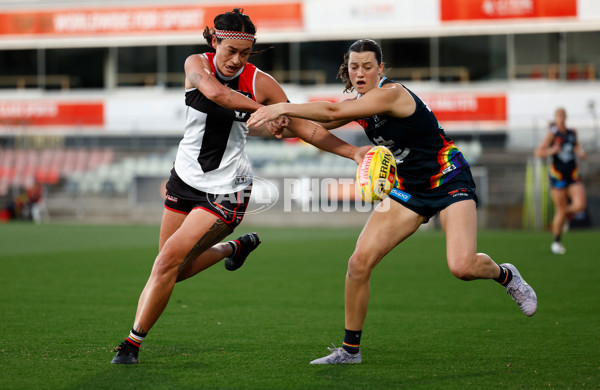 AFLW 2025 Round 10 - Carlton v St Kilda - A-64029547