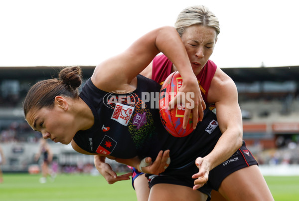 AFLW 2025 Round 10 - Essendon v Brisbane - A-64037804