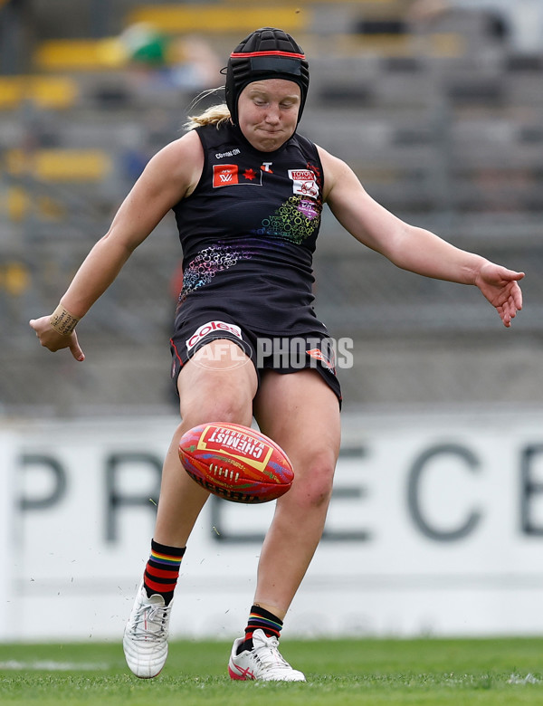 AFLW 2025 Round 10 - Essendon v Brisbane - A-64037814