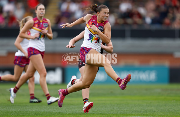 AFLW 2025 Round 10 - Essendon v Brisbane - A-64037830