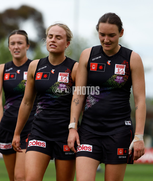 AFLW 2025 Round 10 - Essendon v Brisbane - A-64040752
