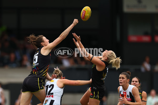 AFLW 2025 Round 10 - Collingwood v Richmond - A-64043283