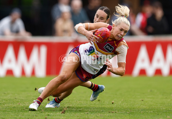 AFLW 2025 Round 10 - Essendon v Brisbane - A-64043292